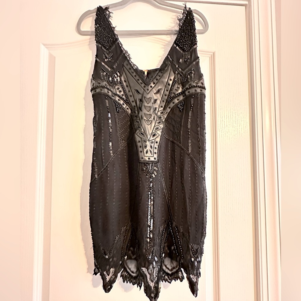 Free people black beaded mini strapless lace dress size small NWOT. Side zipper